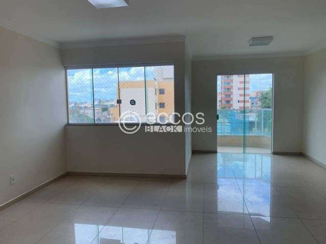 Apartamento à venda, 3 quartos, 1 suíte, 2 vagas, Santa Mônica - Uberlândia/MG