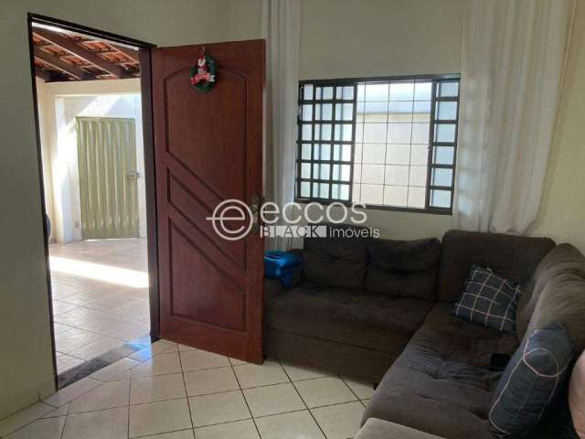 Casa à venda, 3 quartos, 1 suíte, 2 vagas, Alto Umuarama - Uberlândia/MG