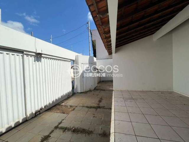 Casa à venda, 4 quartos, 2 suítes, 4 vagas, Santa Luzia - Uberlândia/MG