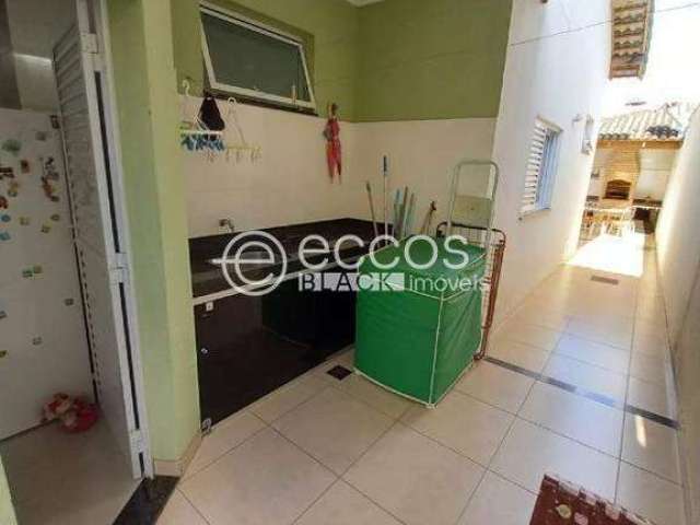 Casa à venda, 3 quartos, 1 suíte, 2 vagas, Nova Uberlândia - Uberlândia/MG