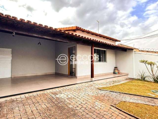 Casa à venda, 3 quartos, 1 suíte, 1 vaga, Vigilato Pereira - Uberlândia/MG