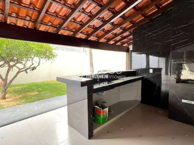 Casa à venda, 4 quartos, 2 suítes, 2 vagas, Santa Mônica - Uberlândia/MG