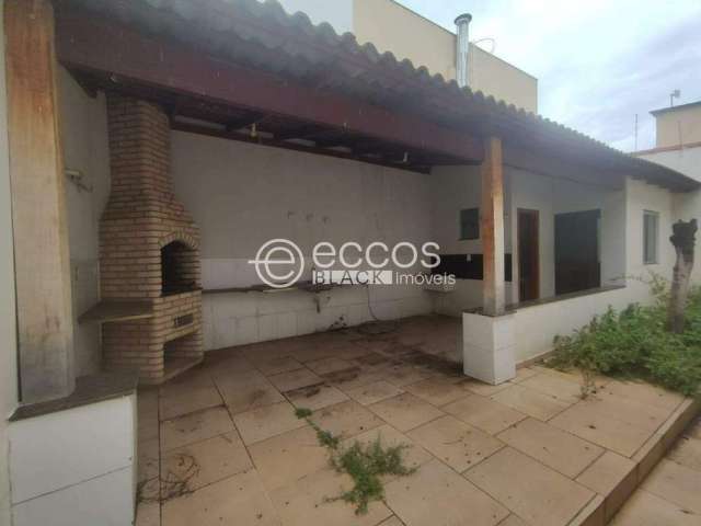 Casa à venda, 3 quartos, 1 suíte, 2 vagas, Granada - Uberlândia/MG