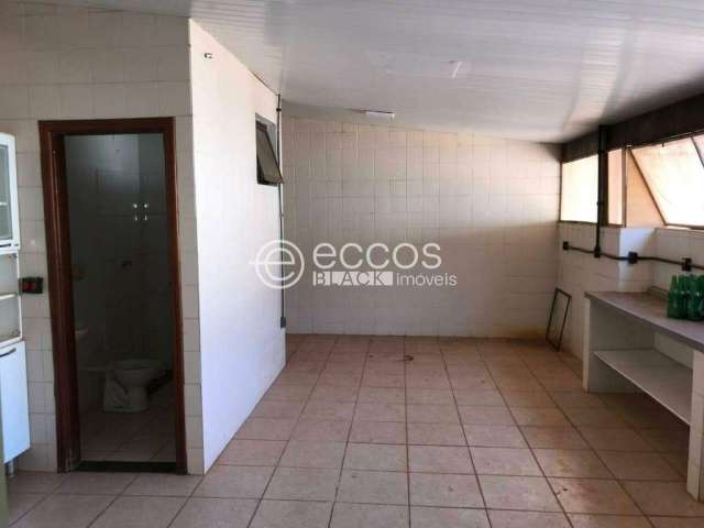 Casa para aluguel, 5 quartos, 1 suíte, 4 vagas, Morada da Colina - Uberlândia/MG