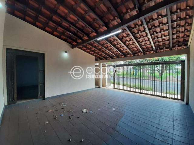 Casa para aluguel, 3 quartos, 1 suíte, 2 vagas, Jardim Patrícia - Uberlândia/MG