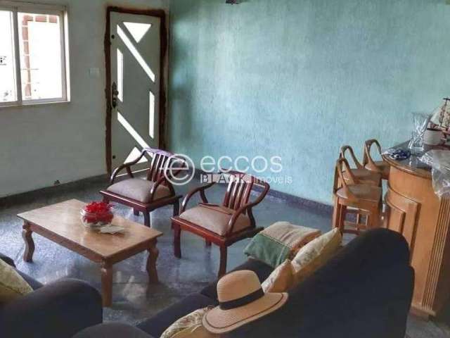 Casa à venda, 4 quartos, 3 suítes, 3 vagas, Brasil - Uberlândia/MG