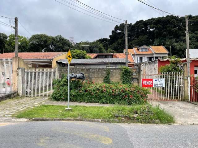 RC Imóveis vende - Casa com 3 Quartos no Pinheirinho