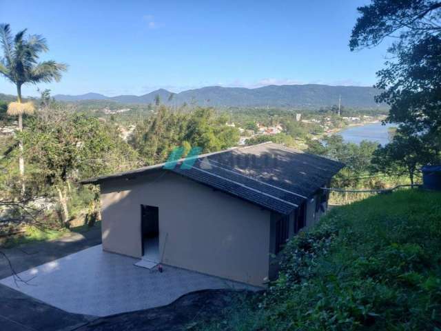 Casa à venda no bairro Barra da Lagoa - Florianópolis/SC