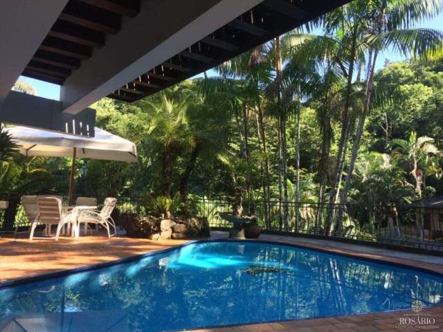 Casa única entre a mata e o mar em condomínio fechado- praia Domingas Dias- Ubatuba -SP