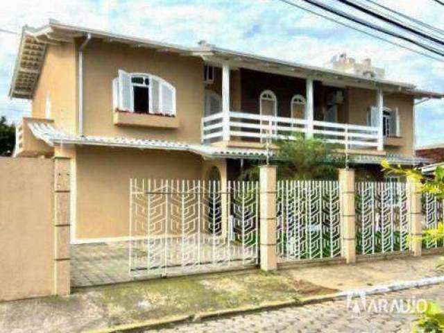 Casa com 1 suíte e 2 dormitórios no bairro São João em Itajaí