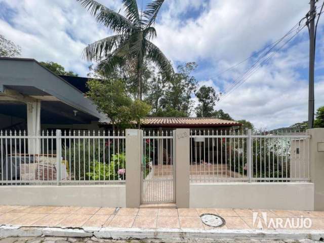 Casa com 2 dormitórios no bairro Fazenda em Itajaí