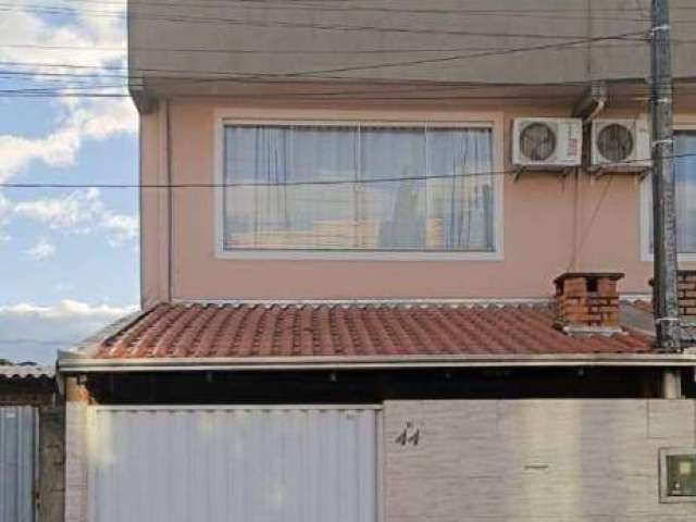 Casa com 2 dormitórios no bairro Cordeiros em Itajaí