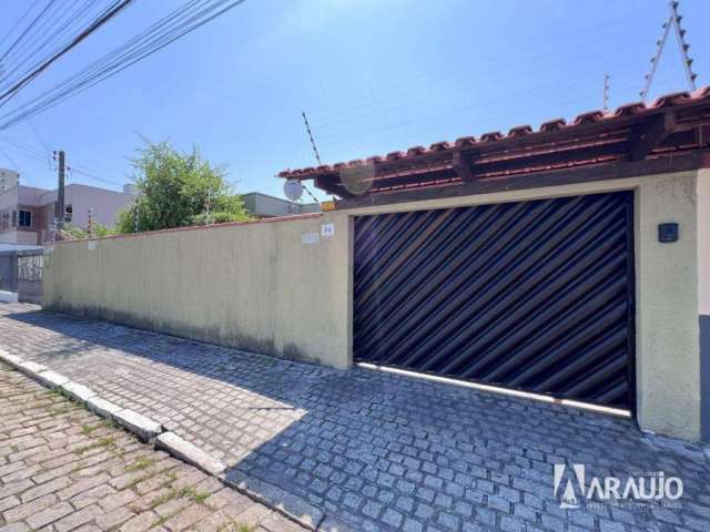 Casa averbada com 2 suítes e 2 dormitórios no bairro São João em Itajaí