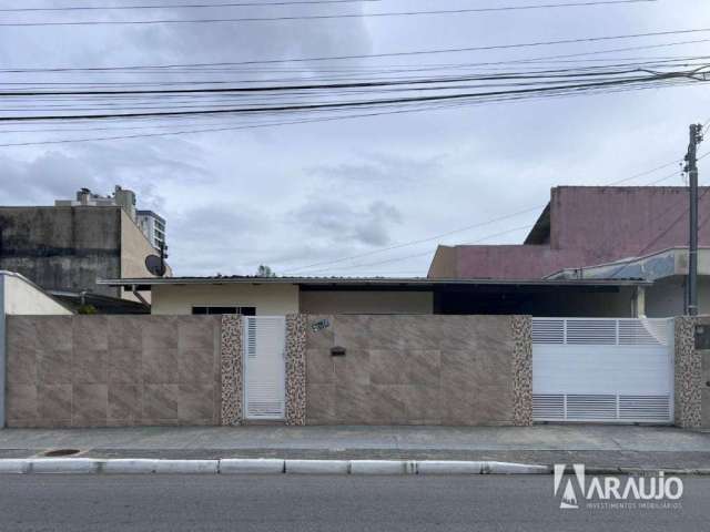 Casa com 1 suíte e 3 dormitórios no bairro São João em Itajaí