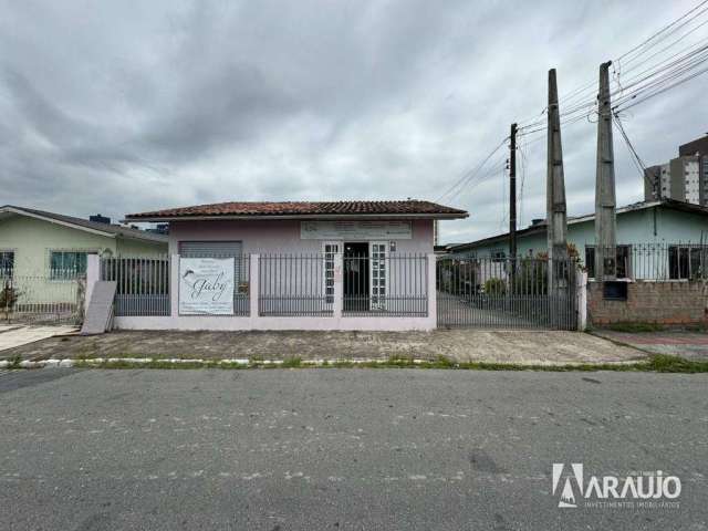 Casa com 1 suíte e 2 dormitórios no bairro Cordeiros em Itajaí