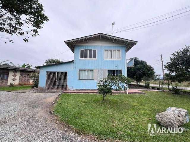 Terreno com 2 casas no bairro Espinheiros em Itajaí