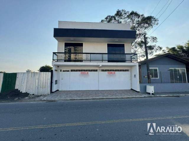 Casa com 1 suíte e 2 dormitórios no bairro Dom Bosco em Itajaí