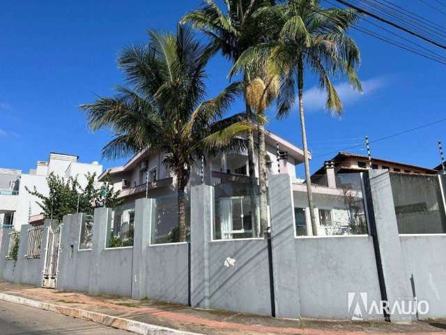 Casa com 1 suíte e 2 dormitórios em Balneário Camboriú