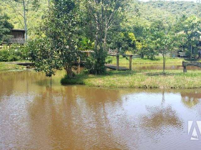 Sítio com 3 dormitórios no bairro Rio do Meio em Itajaí