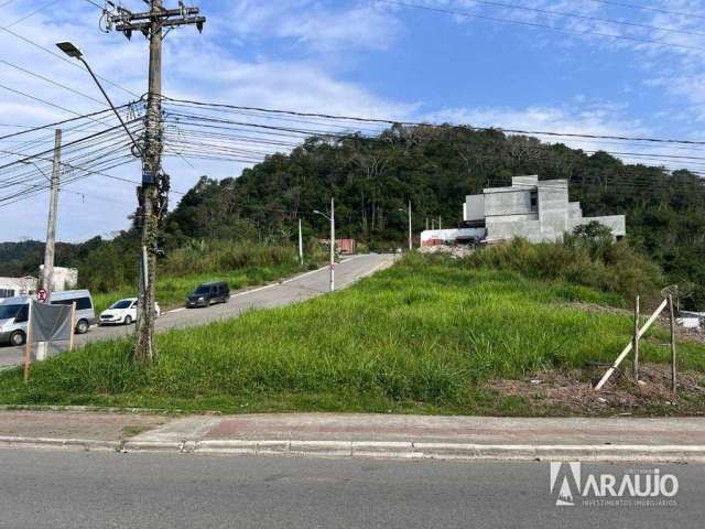 Terreno com 800 m² no bairro Espinheiros em Itajaí