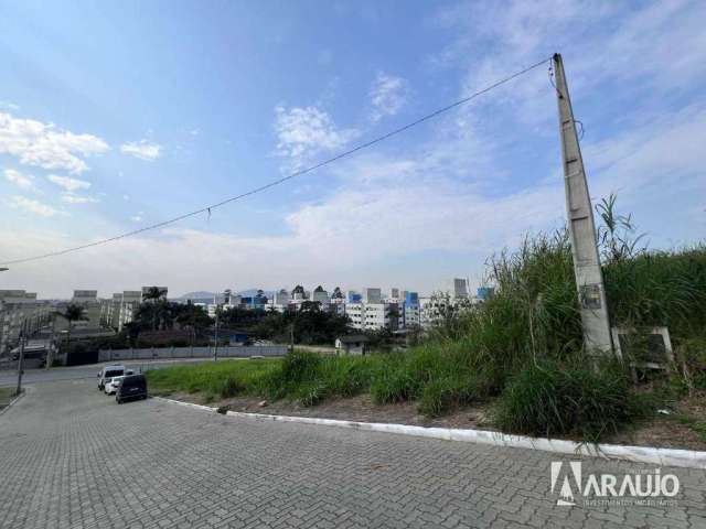 Terreno com 343 m² no bairro Espinheiros em Itajaí