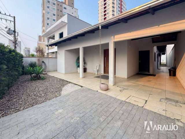 Casa com piscina e 1 suíte + 2 dormitórios na Vila Operária em Itajaí