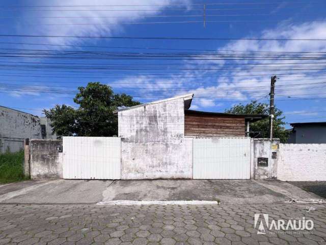 Terreno com 240 m² no bairro Espinheiros em Itajaí