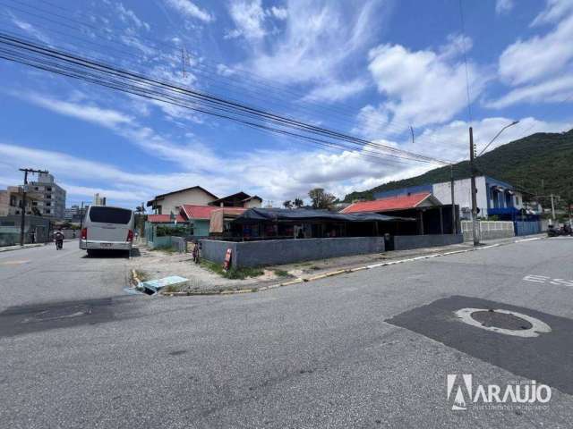 Terreno com 238m² no bairro Fazenda em Itajaí