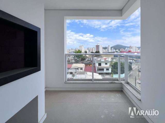 Apartamento com 1 suíte e 1 dormitório no bairro São João em Itajaí