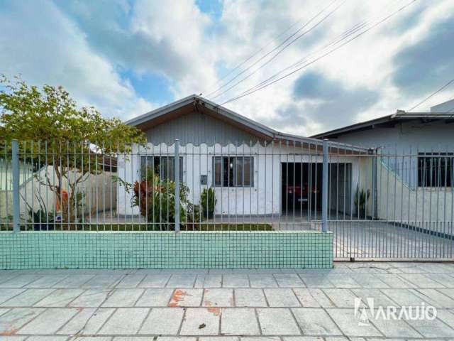 Casa com 4 dormitórios no bairro Cordeiros em Itajaí