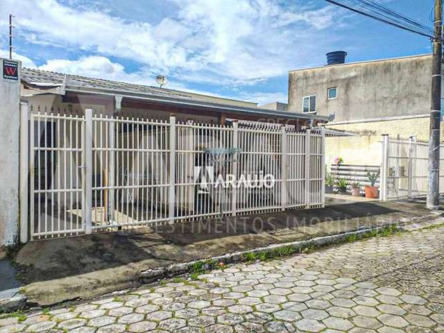 Casa com 1 suíte e 2 dormitórios no bairro Imaruí em Itajaí