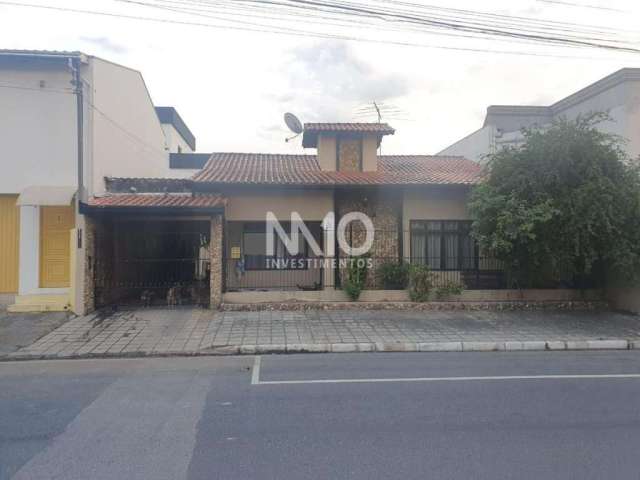 Casa com 3 quartos e piscina no Centro de Balneário Camboriú