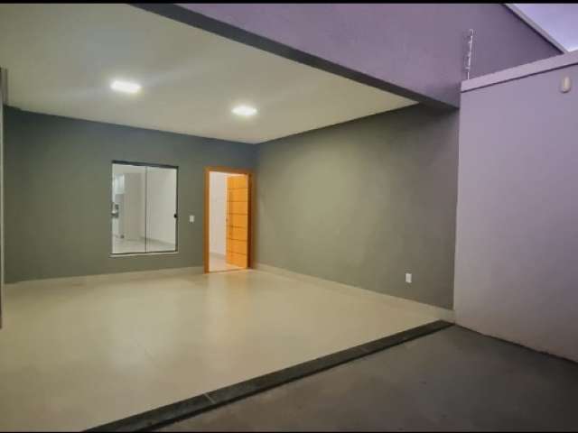 Vende-se uma excelente e nova casa no Jardim Atlântico