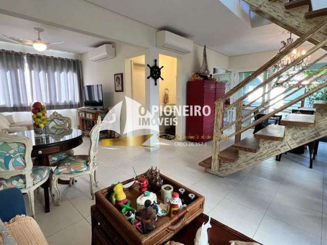 Casa em condomínio fechado com 4 quartos à venda na Avenida Mãe Bernarda, Juquehy, São Sebastião, 170 m2 por R$ 3.650.000