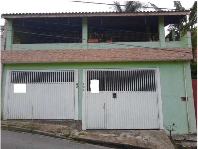 Sobrado de 2 suítes, 3 banheiros e 2 vagas com 286,60m² no Riacho Grande