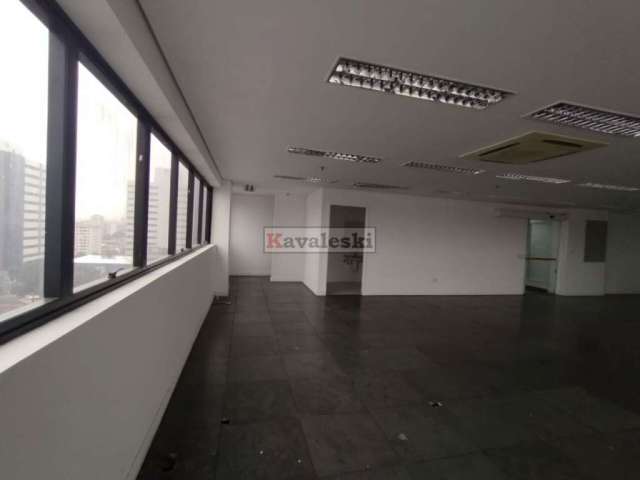 Sala Comercial e 3 banheiros para Alugar, 243 m²