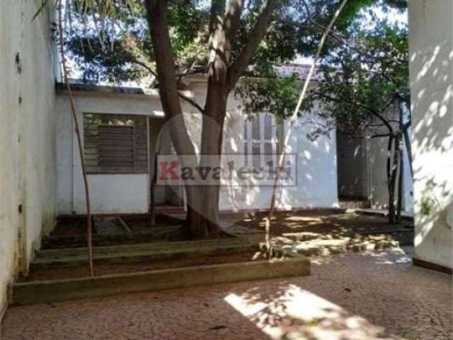 Casa totalmente Térrea com 3 dormitórios 1 suite 10 vagas - Quintal grande - Òtimo imóvel