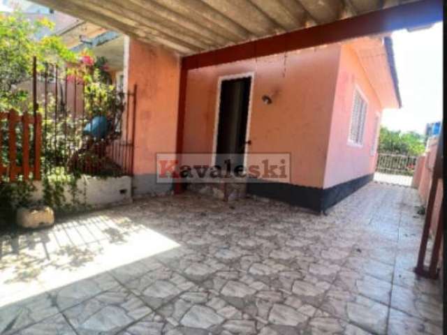 Casa 2 dormitórios 2 vagas Quintal grande , Jardim. Oportunidade na Vila das Mercês