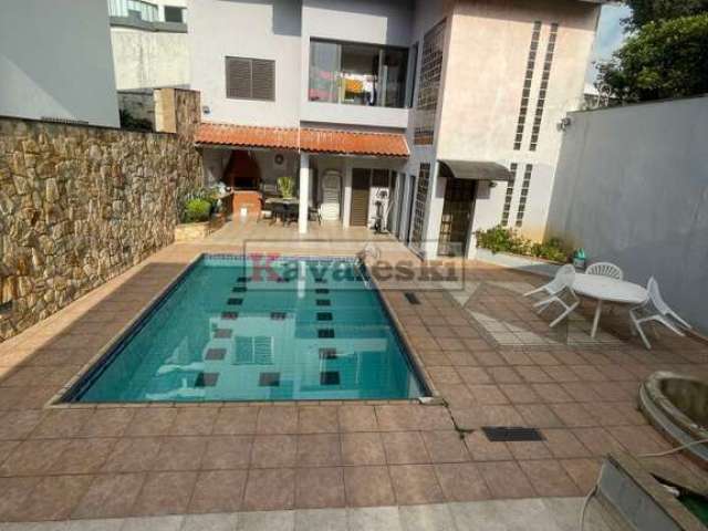 ATENÇÃO ! Sobrado  Vila Fechada no Jardim da Saúde- 3 dorms  2 suites 6 vagas- Quintal com Piscina