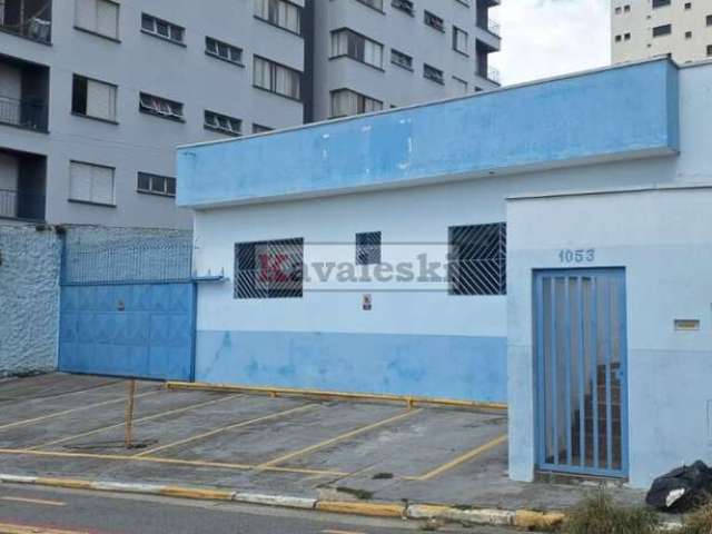 ** Aluga-se Galpão / Depósito / Armazém no bairro Moinho Velho, Zona Sul de São Paulo.