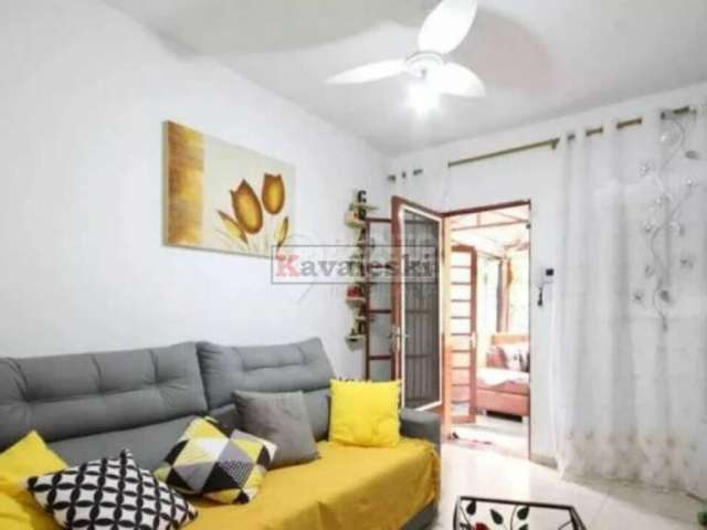 Casa Térrea Reformada 2 dormitórios 2 vagas / terraço / quintal / Oportunidade