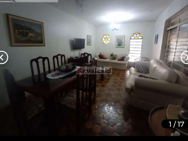 Casa com 3 Quartos e 3 banheiros à Venda, 191 m²