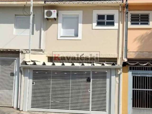 Sobrado com 4 Quartos e 3 banheiros à Venda, 230 m² !