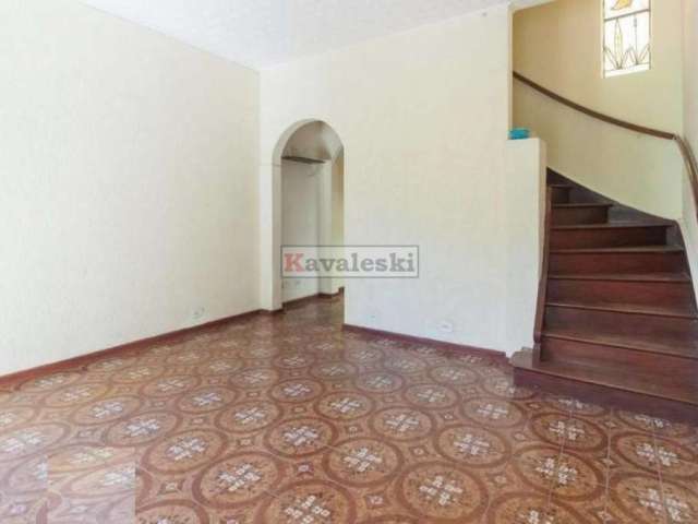 >> Excelente sobrado 260m², 6 dormitórios (2 suítes), 5 banheiros!