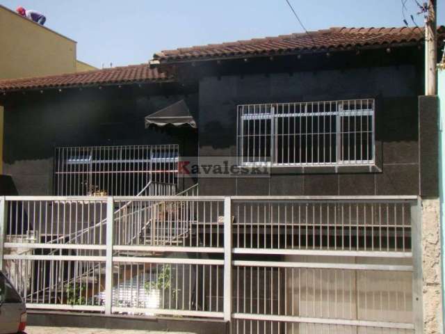 Casa no Jd da Saúde, 4 quartos e piscina.