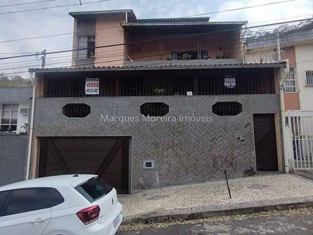 Casa com 5 quartos à venda na Avenida Doutor Moacyr Siqueira, Jardim do Sol, Juiz de Fora, 261 m2 por R$ 750.000