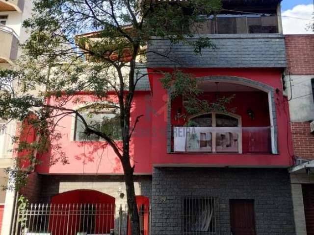 Casa com 6 quartos à venda na Rua Dom Silvério, Passos, Juiz de Fora, 288 m2 por R$ 790.000