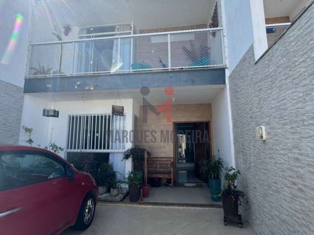 Casa com 3 quartos à venda na Rua Francisca Pereira Lima, Aeroporto, Juiz de Fora, 166 m2 por R$ 950.000