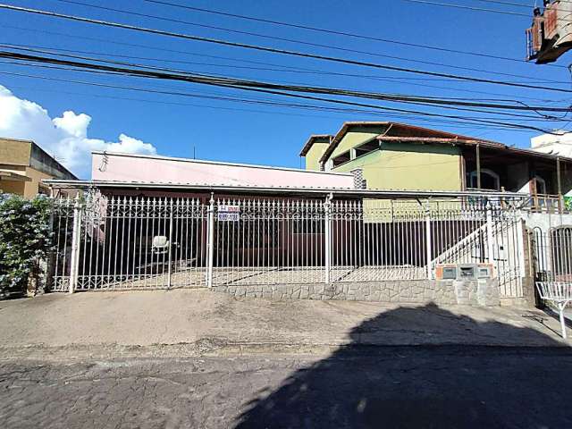 Casa com 4 quartos à venda na Rua Ribeiro de Abreu, Bairu, Juiz de Fora, 180 m2 por R$ 700.000