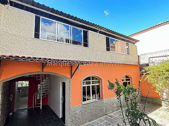 Casa com 3 quartos à venda na Rua Braz Antônio Falco, Santa Luzia, Juiz de Fora, 172 m2 por R$ 330.000